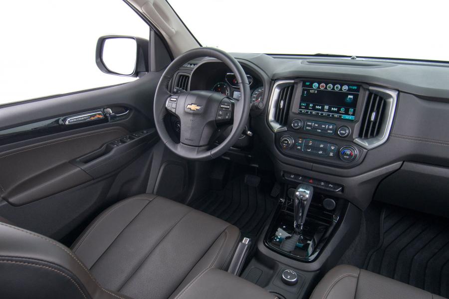 Интерьер Chevrolet S10 High Country 2016 года  (фото 33 из 37)